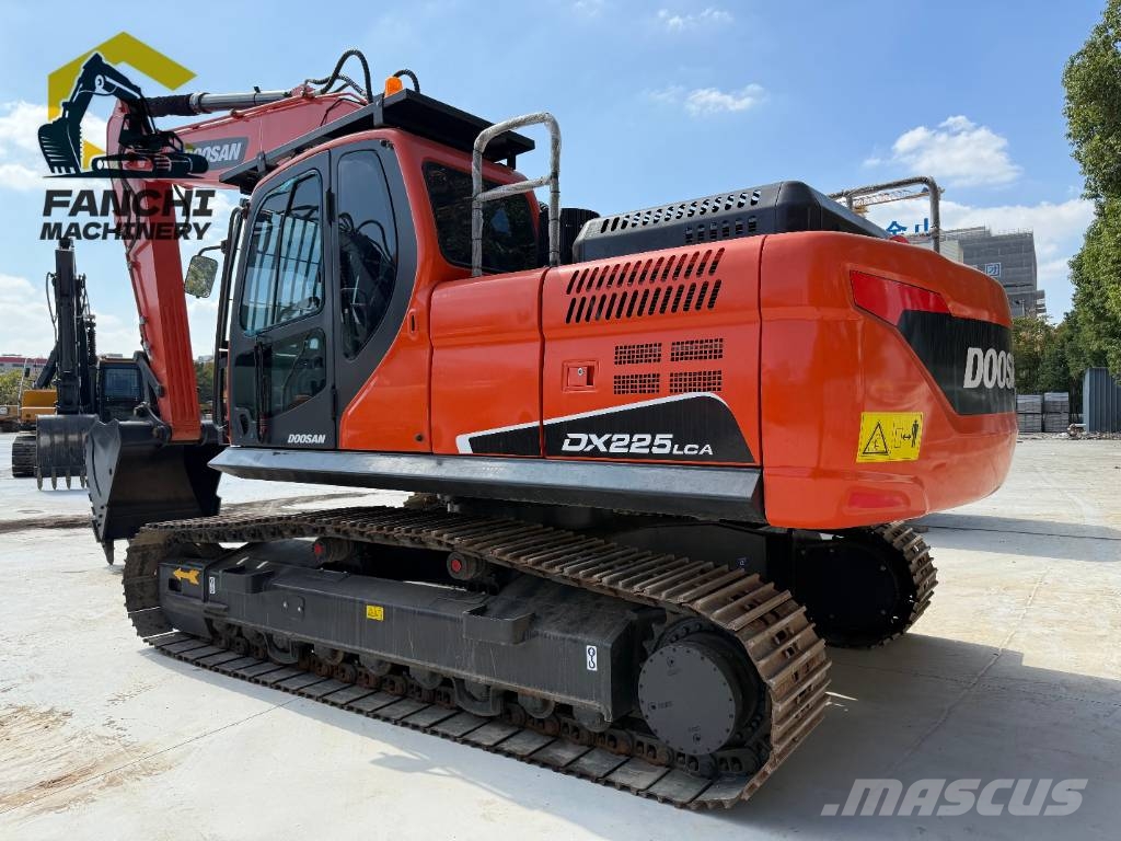 Doonan DX225LCA Raupenbagger