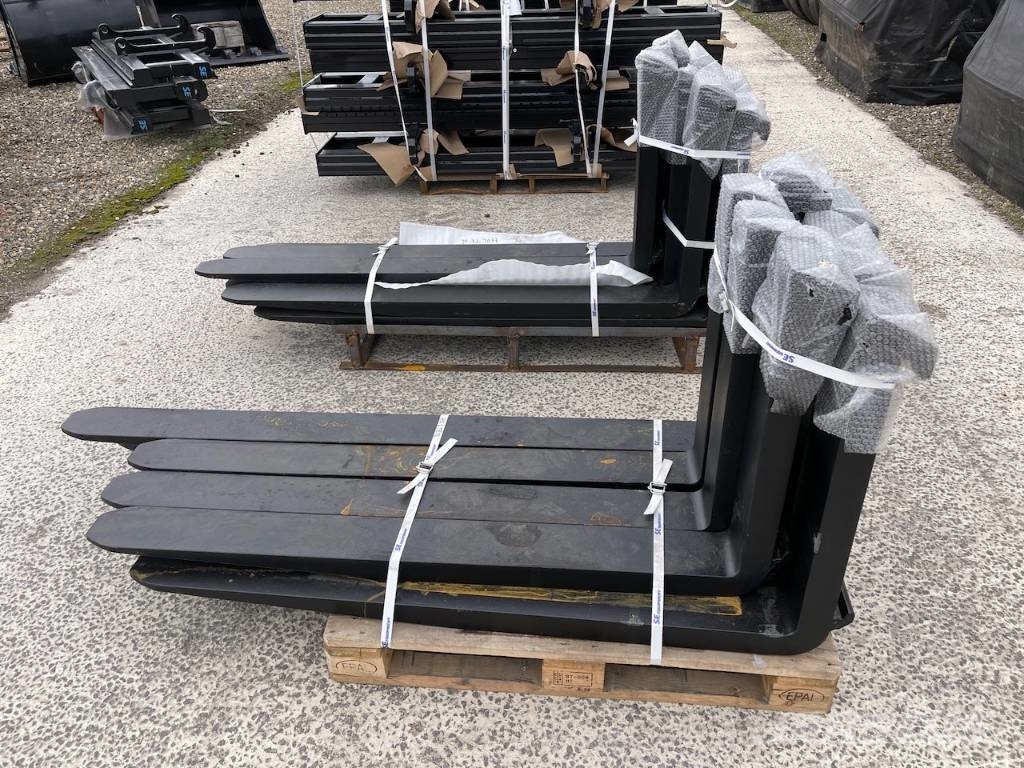 Volvo Liebherr / JCB / Hyundai / Doosan Pallet sets vari Kolesové nakladače