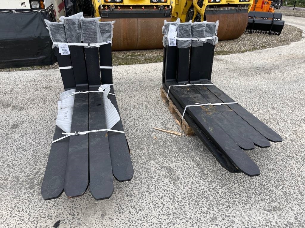 Volvo Liebherr / JCB / Hyundai / Doosan Pallet sets vari Kolesové nakladače