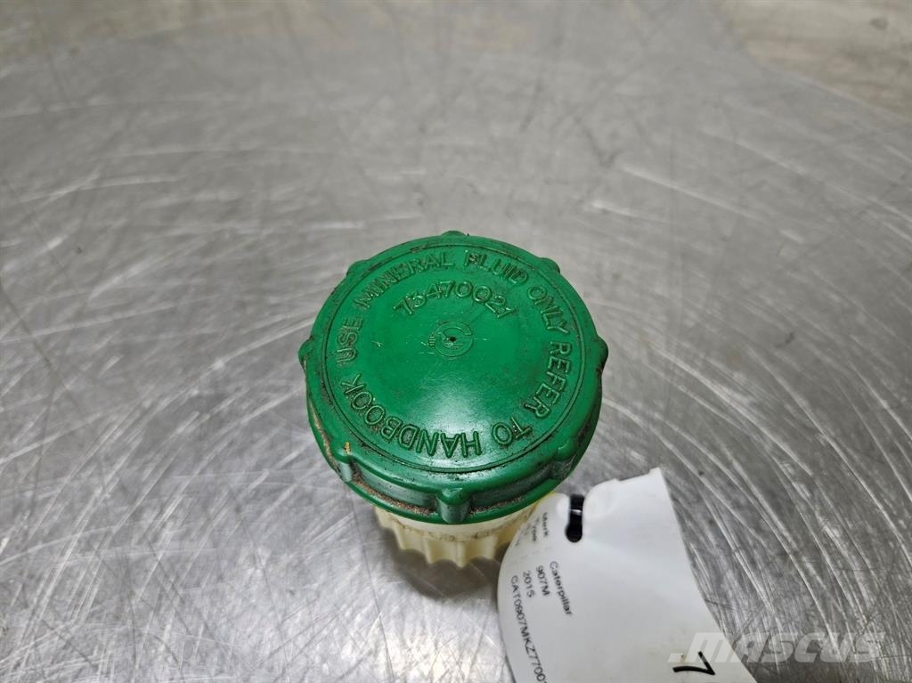CAT 907M - Brake pedal reservoir Kabinen