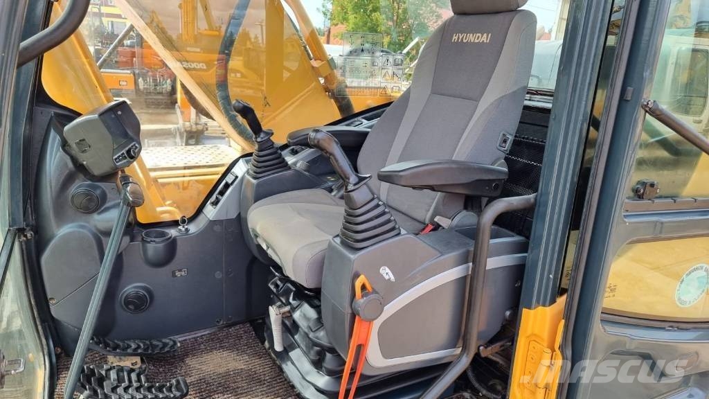 Hyundai 220 LC Escavadeiras de esteiras