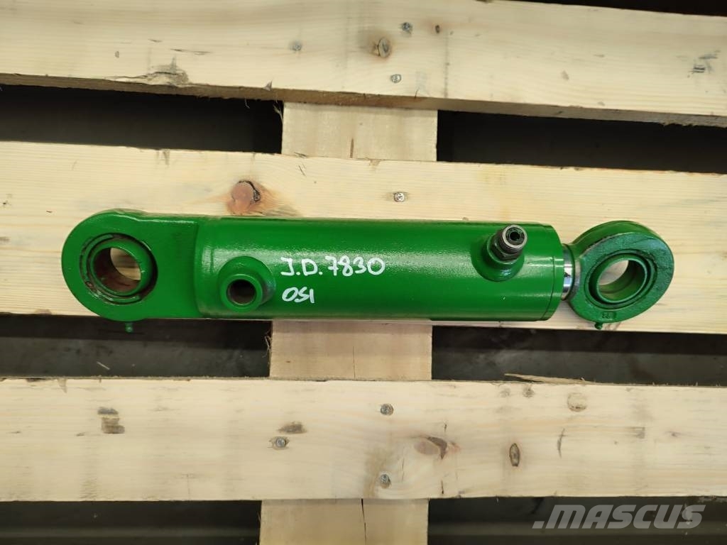 John Deere Axle leveling actuator RE199206 JOHN DEERE 7830 Hydraulika