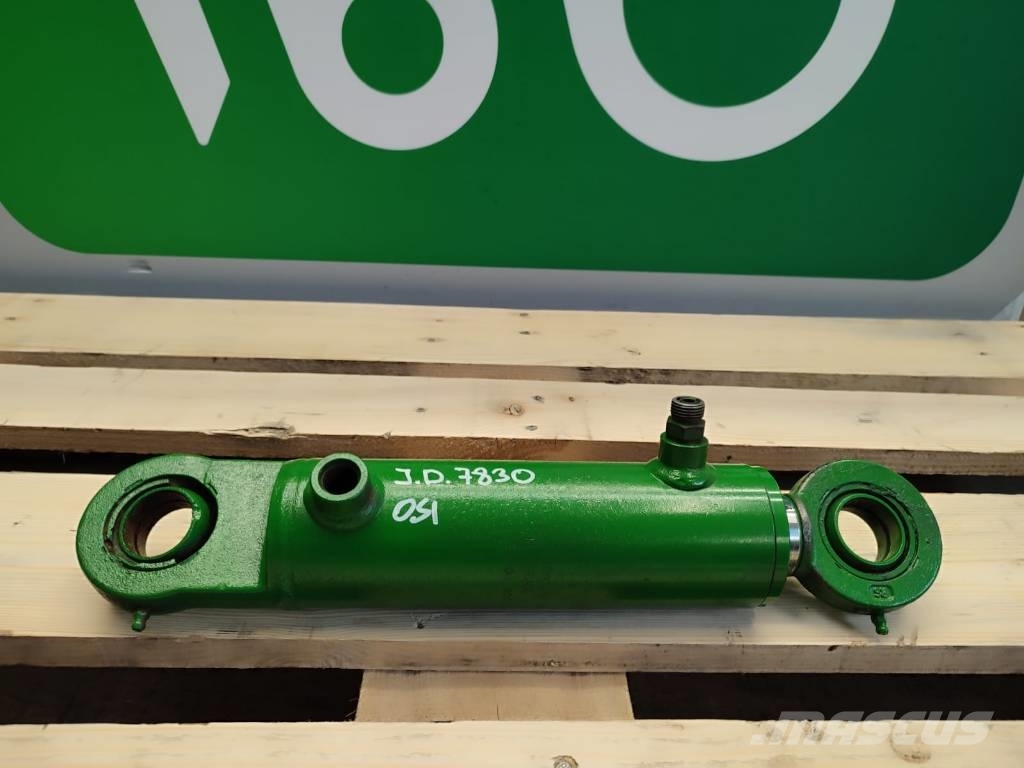 John Deere Axle leveling actuator RE199206 JOHN DEERE 7830 Hydraulika