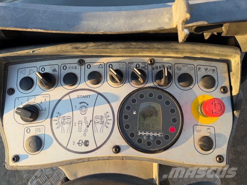 Bomag BW 120 AD-5 مداحل ثنائية الاسطوانة