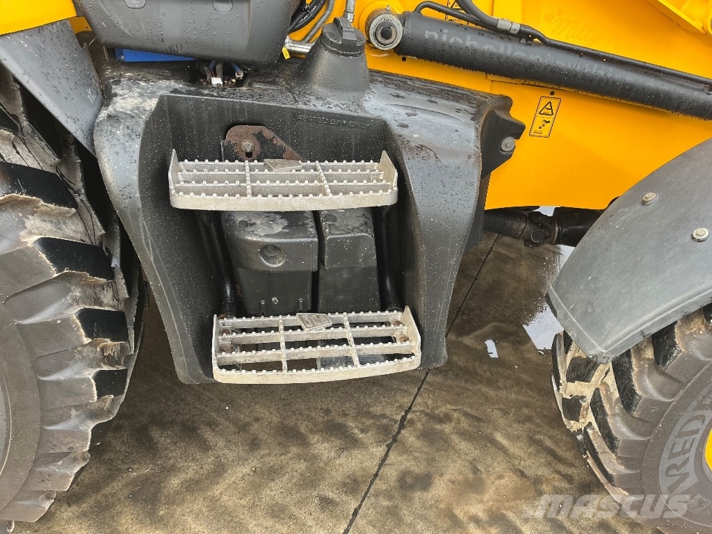 JCB 3CX Backhoe loaders