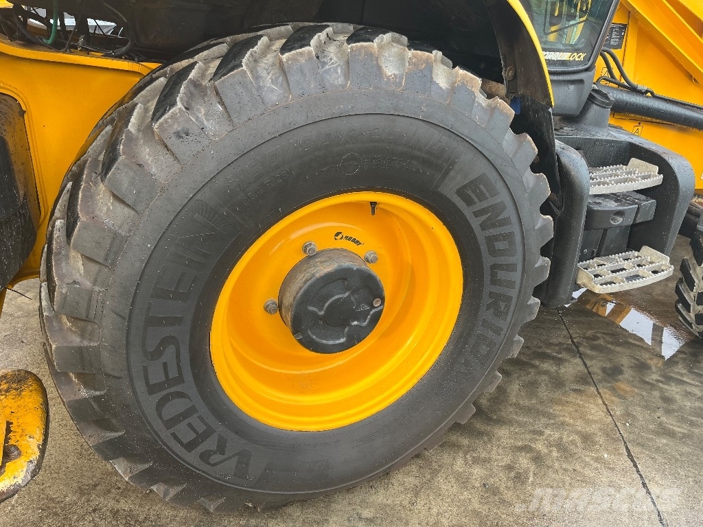 JCB 3CX Backhoe loaders