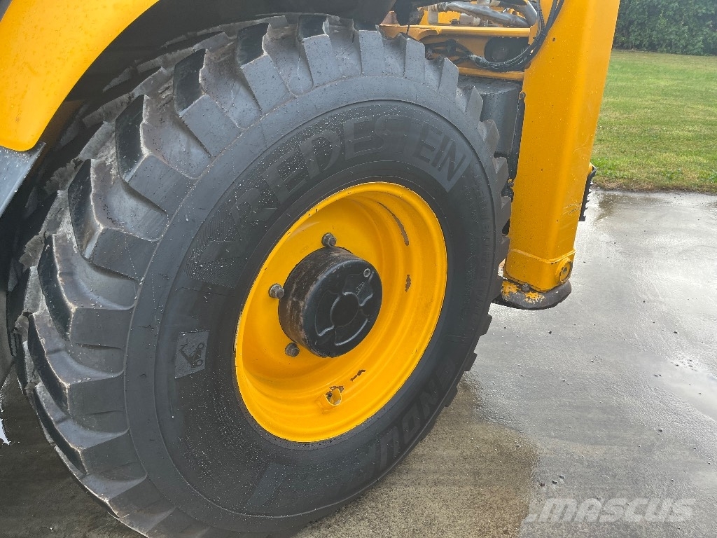 JCB 3CX Backhoe loaders
