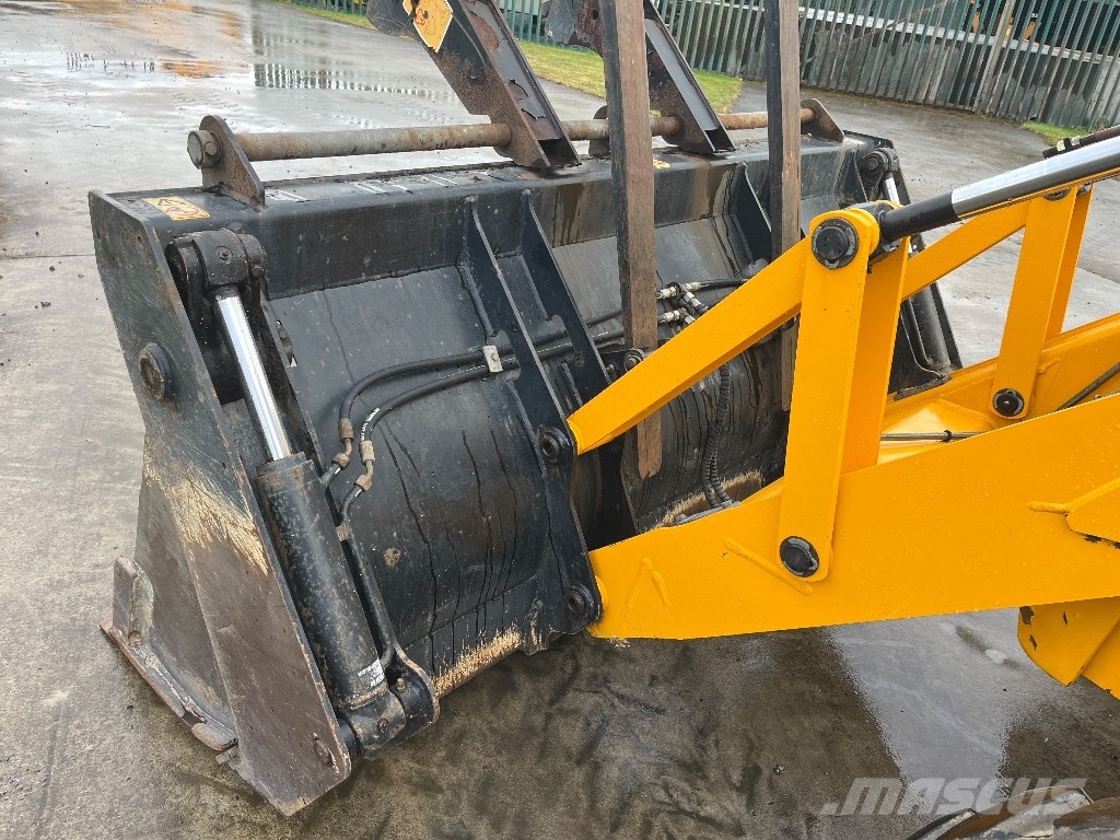 JCB 3CX Backhoe loaders