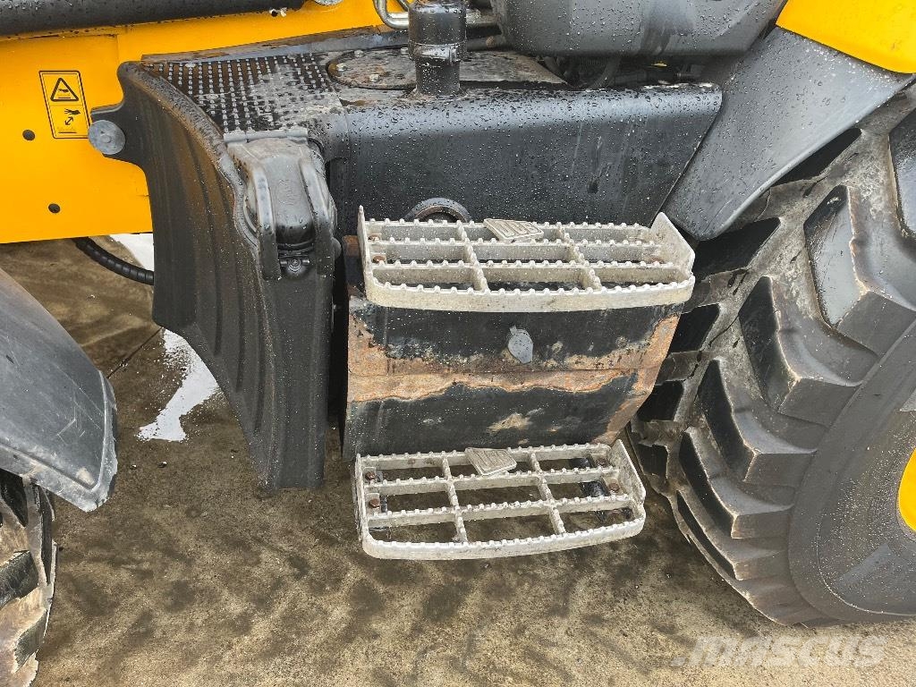 JCB 3CX Backhoe loaders
