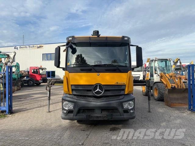 Mercedes-Benz Antos 2540 Kraanwagen Hiab 144-4 Hiduo All-Terrain-Krane