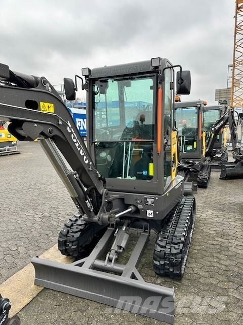 Volvo ECR25 EL Electric 小型挖掘机