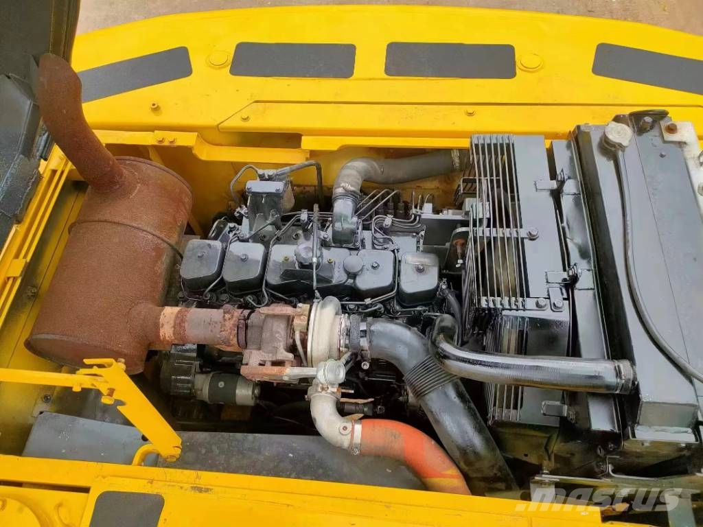 Komatsu PC220 Εκσκαφείς με ερπύστριες