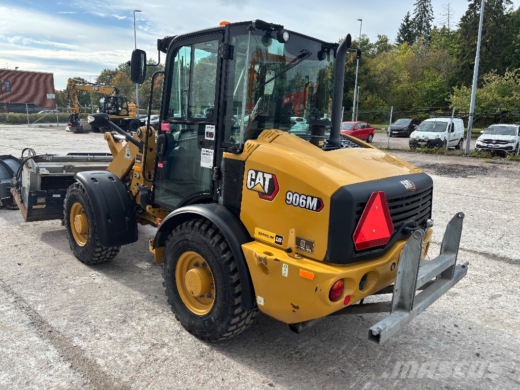 CAT 906M Rataslaadurid