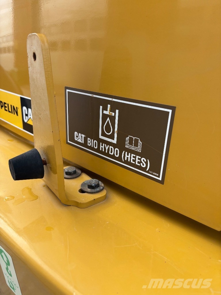 CAT 906M Rataslaadurid