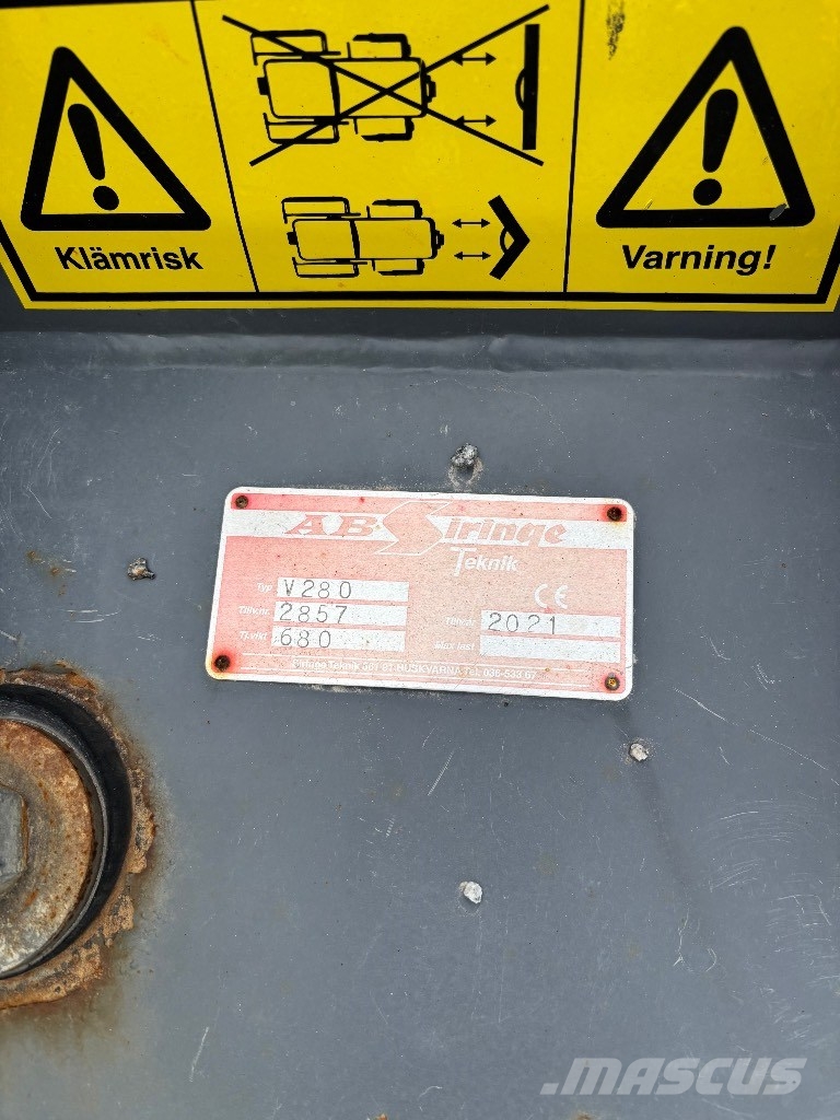 CAT 906M Rataslaadurid