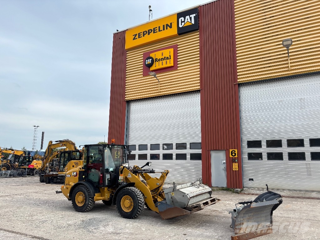 CAT 906M Rataslaadurid