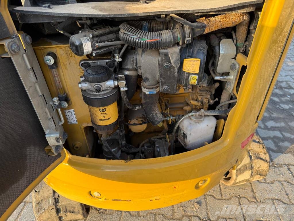 CAT 301.8-5 小型挖掘机