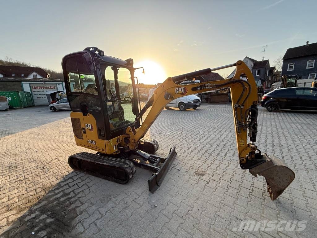 CAT 301.8-5 小型挖掘机