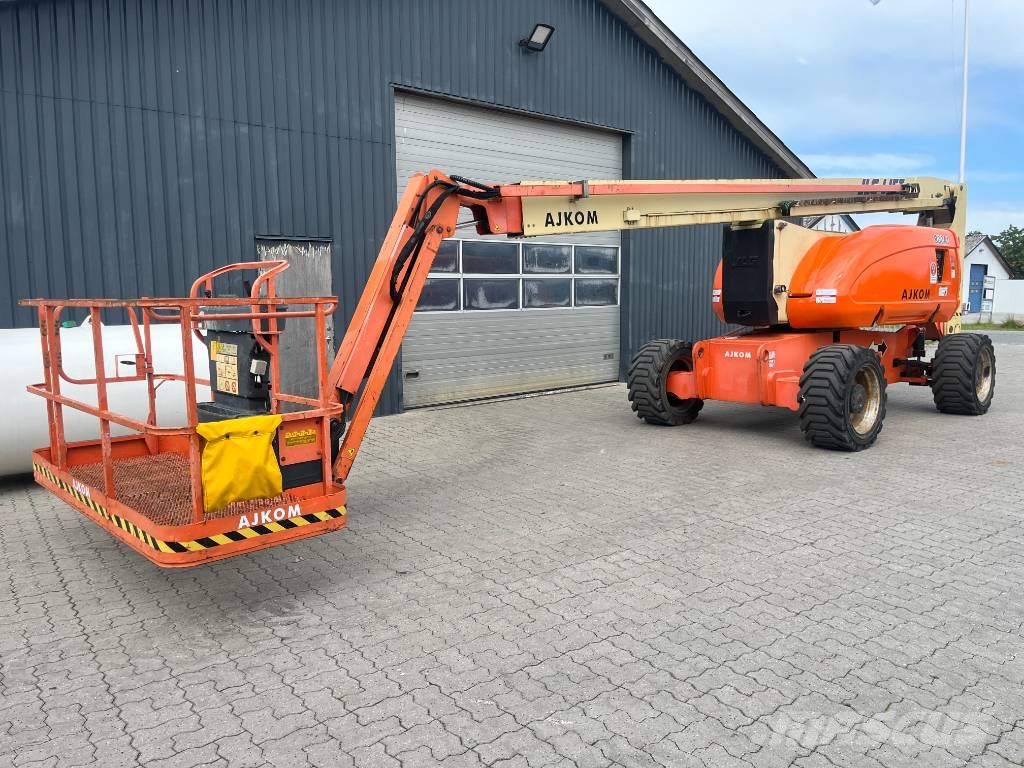 JLG 800 AJ Bomlifte med knækarm