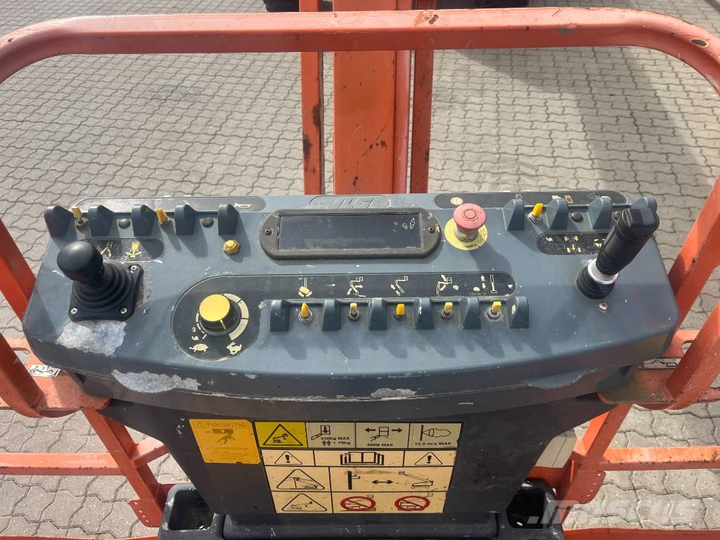 JLG 800 AJ Bomlifte med knækarm