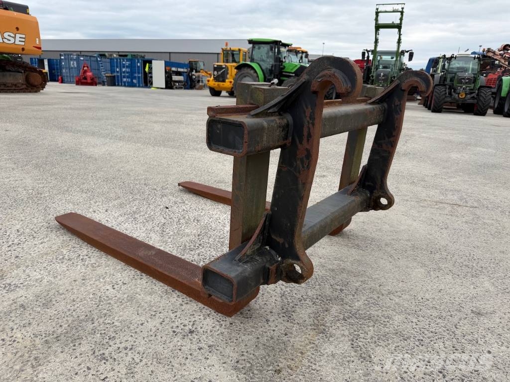 Palletvorken 150cm x 150cm Volvo aansl (ex L90H) v Pallegafler