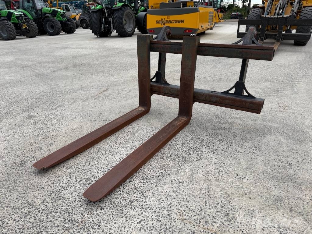 Palletvorken 150cm x 150cm Volvo aansl (ex L90H) v Pallegafler