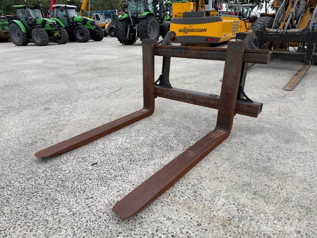 Palletvorken 150cm x 150cm Volvo aansl (ex L90H) v Pallegafler