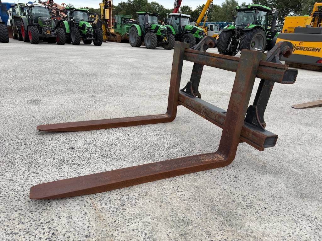 Palletvorken 150cm x 150cm Volvo aansl (ex L90H) v Pallegafler