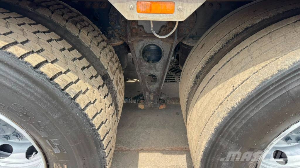 DAF CF 85.460 8x2 abroll tipper - Hiab 211 Camiones grúa