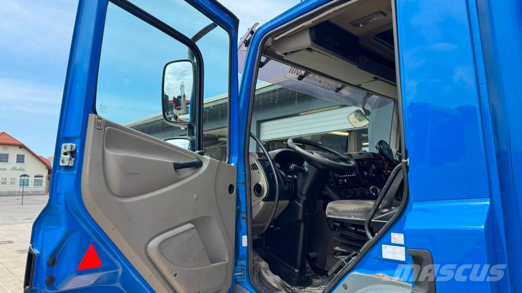 DAF CF 85.460 8x2 abroll tipper - Hiab 211 Camiones grúa