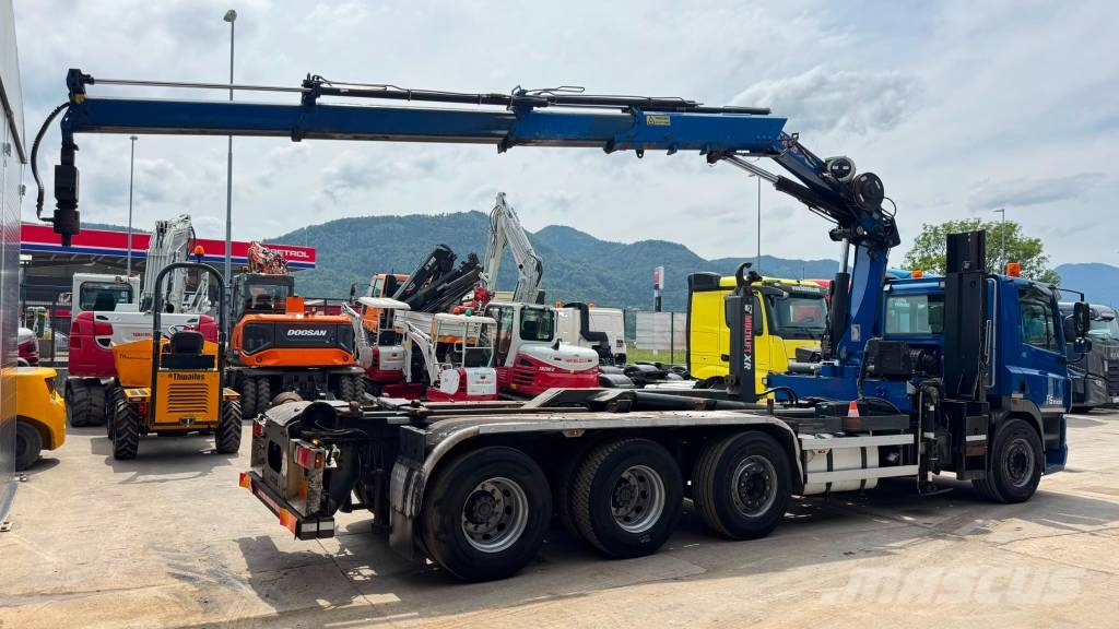 DAF CF 85.460 8x2 abroll tipper - Hiab 211 Camiones grúa