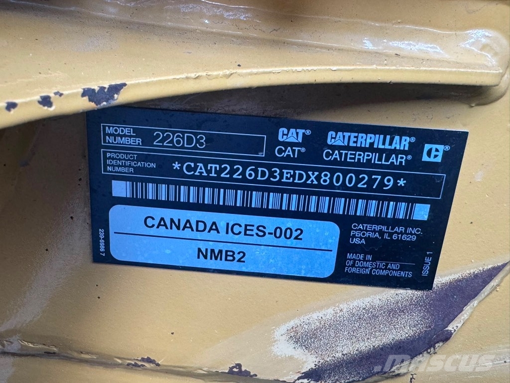 CAT 226 D3 لوادر انزلاقية التوجيه