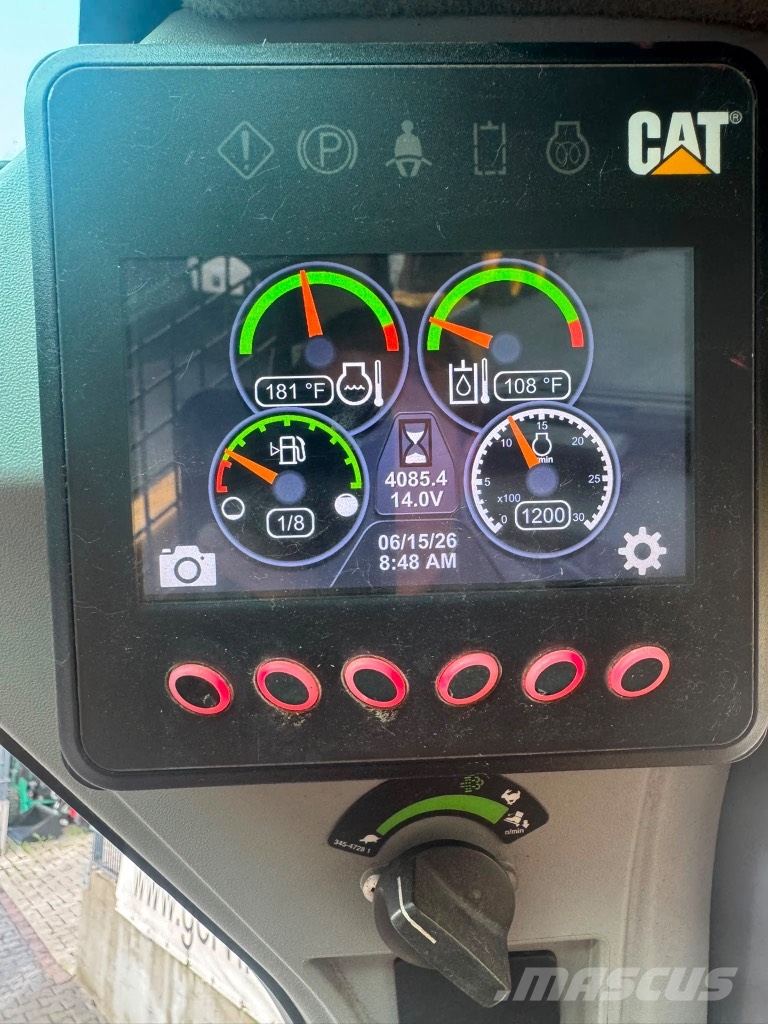 CAT 226 D3 لوادر انزلاقية التوجيه