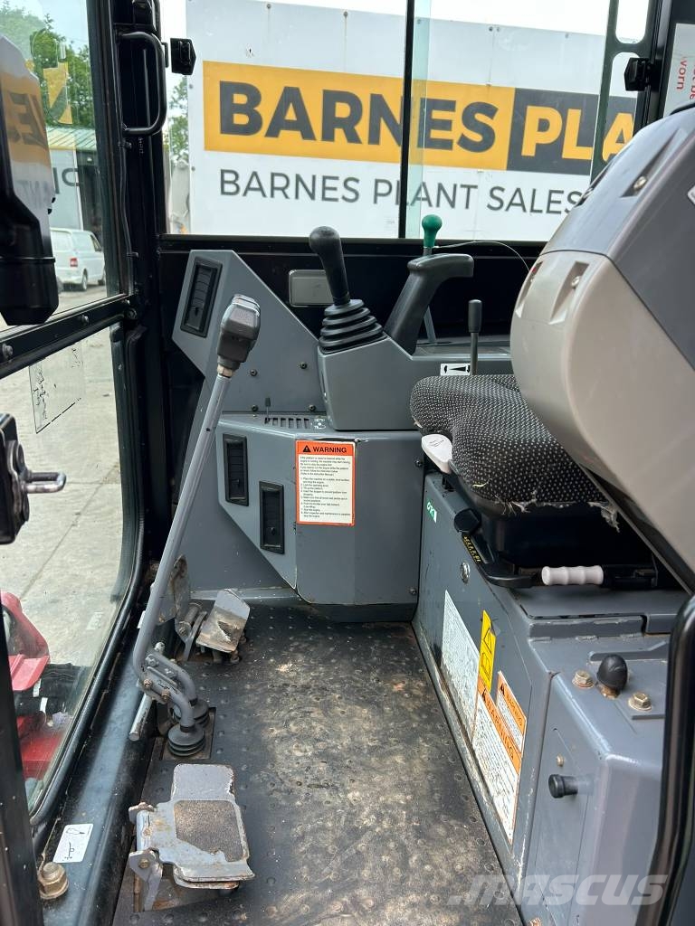 Takeuchi TB 23 R Miniescavatori