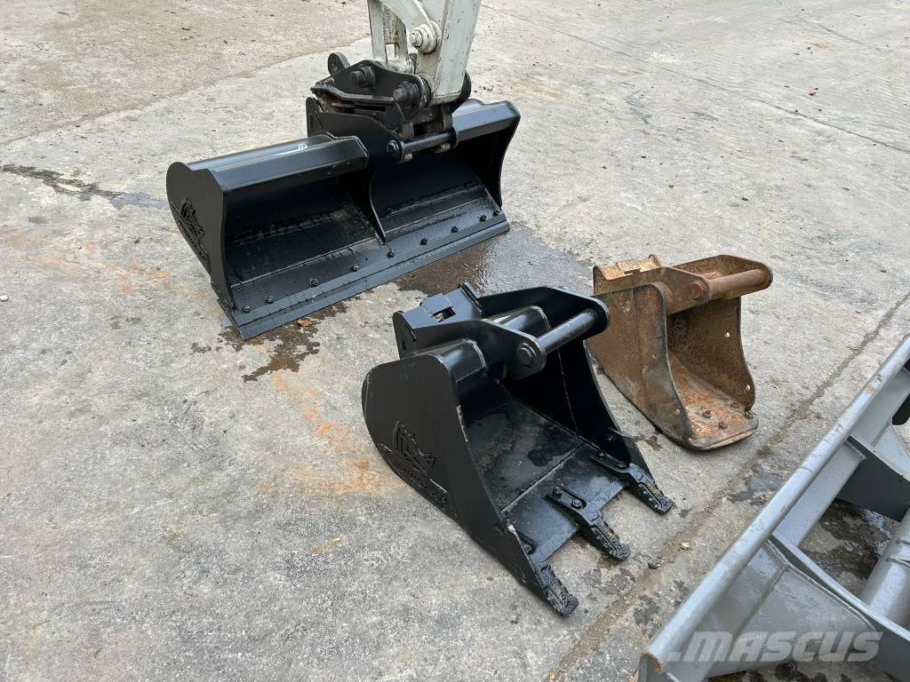 Takeuchi TB 23 R Miniescavatori