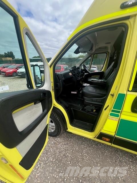 Fiat Ducato A&E Fiat Ducato A&E Vehicle with Stryker Pr Ambulancias