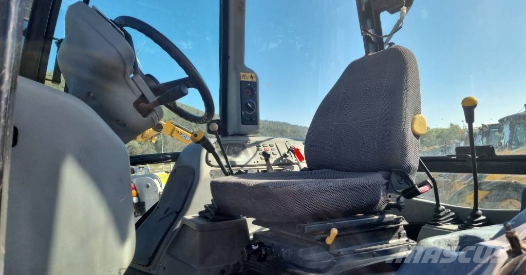Terex 820 Retrocargadoras