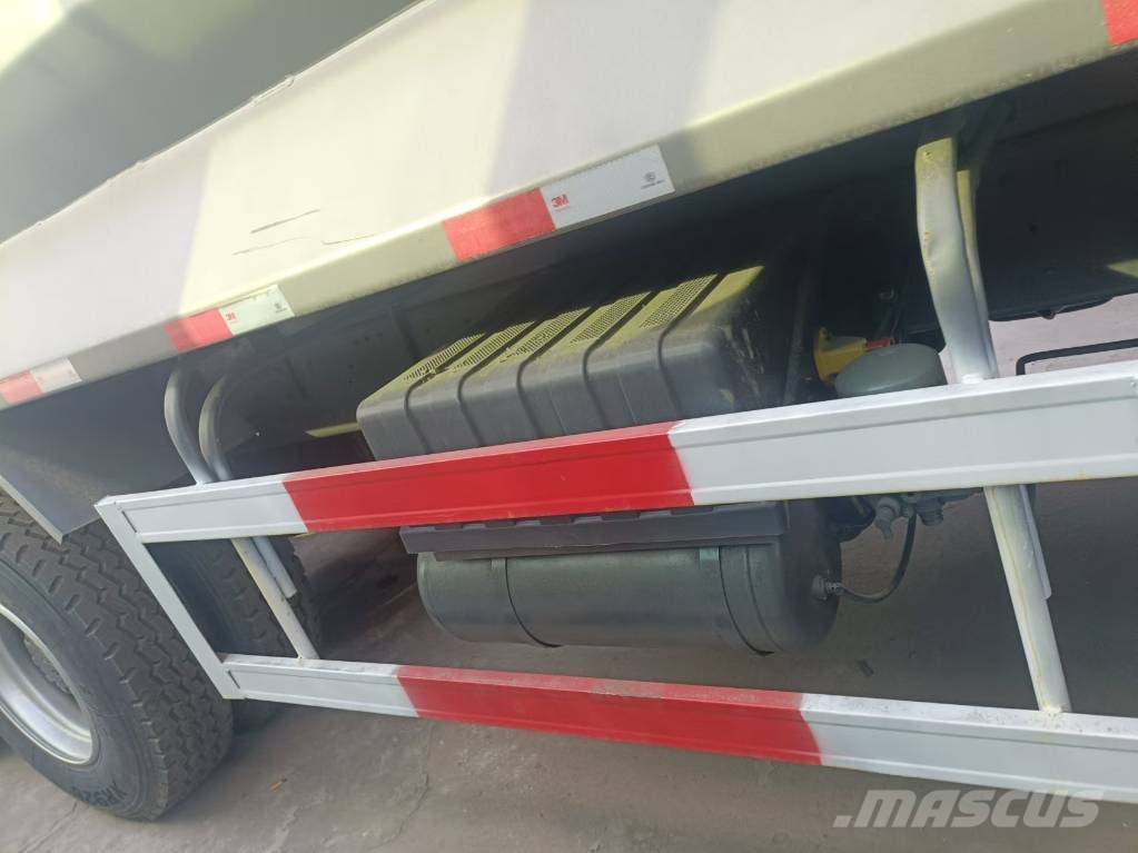 Howo 371 8x4 Savivarčių priekabų vilkikai