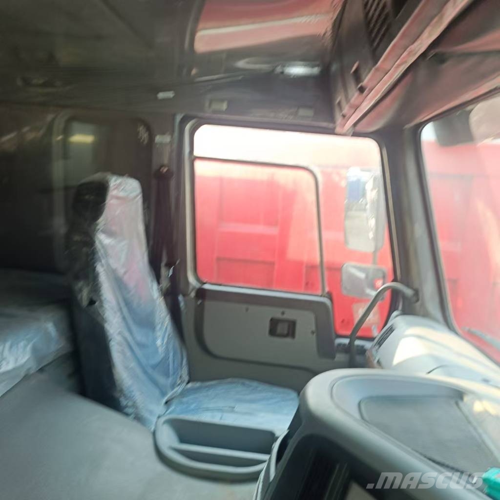 Howo 371 8x4 Savivarčių priekabų vilkikai