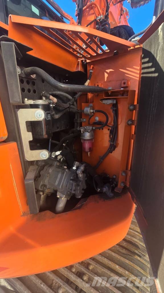 Hitachi ZX 85 US-5 حفارات وسط 7 طن - 12 طن