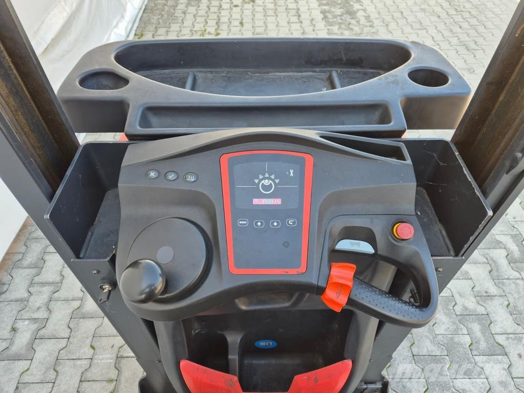 Linde V10 Viličarji s pomičnim teleskopom