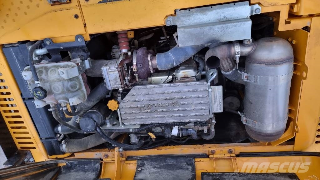 JCB JS 160 LC حفارات زحافة