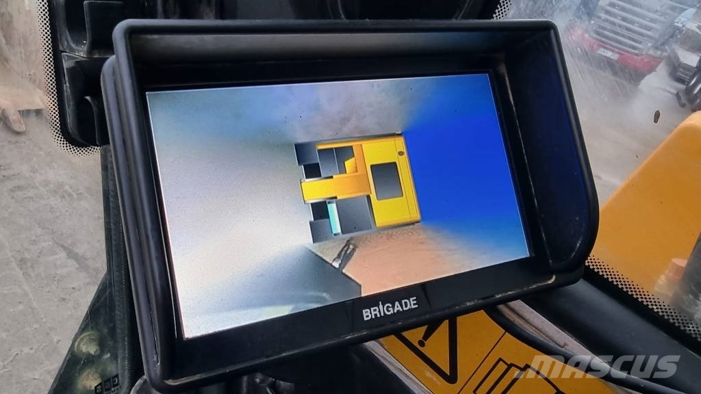 JCB JS 160 LC حفارات زحافة