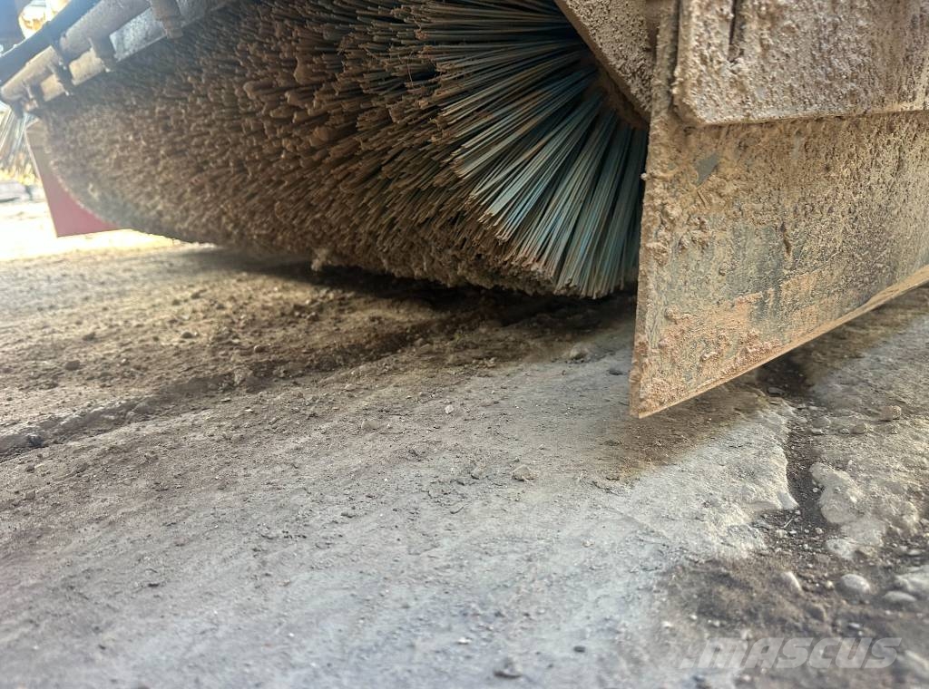 Bucher MaxPowa V65 Sweepers