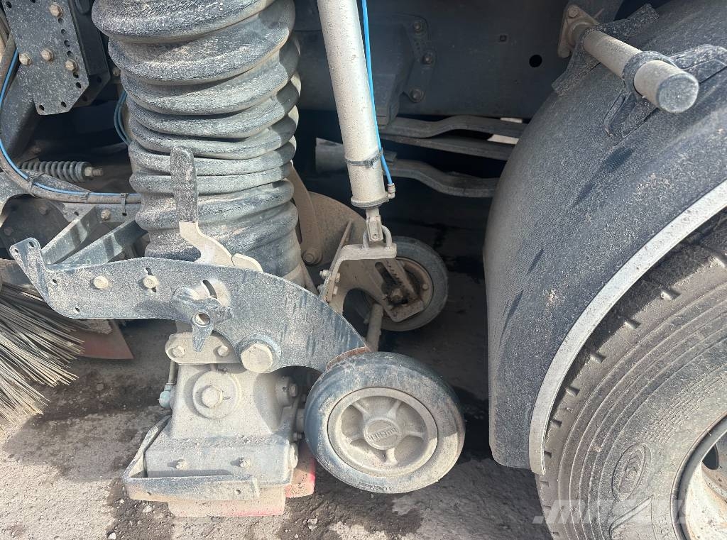 Bucher MaxPowa V65 Sweepers