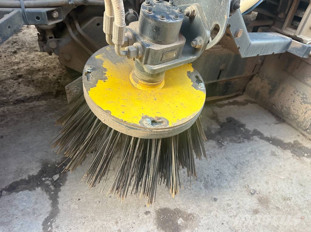 Bucher MaxPowa V65 Sweepers