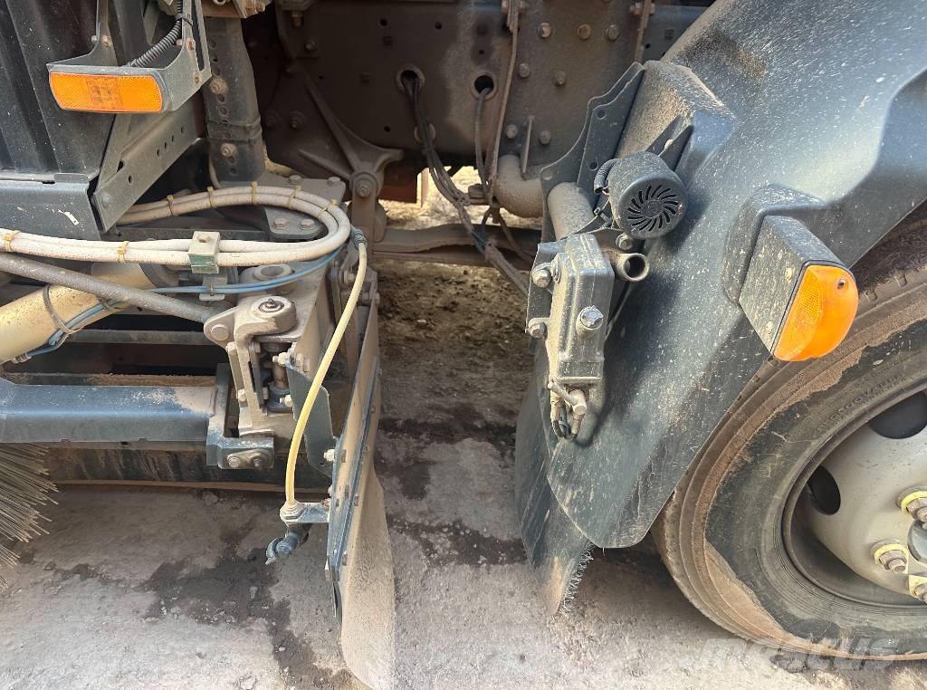 Bucher MaxPowa V65 Sweepers