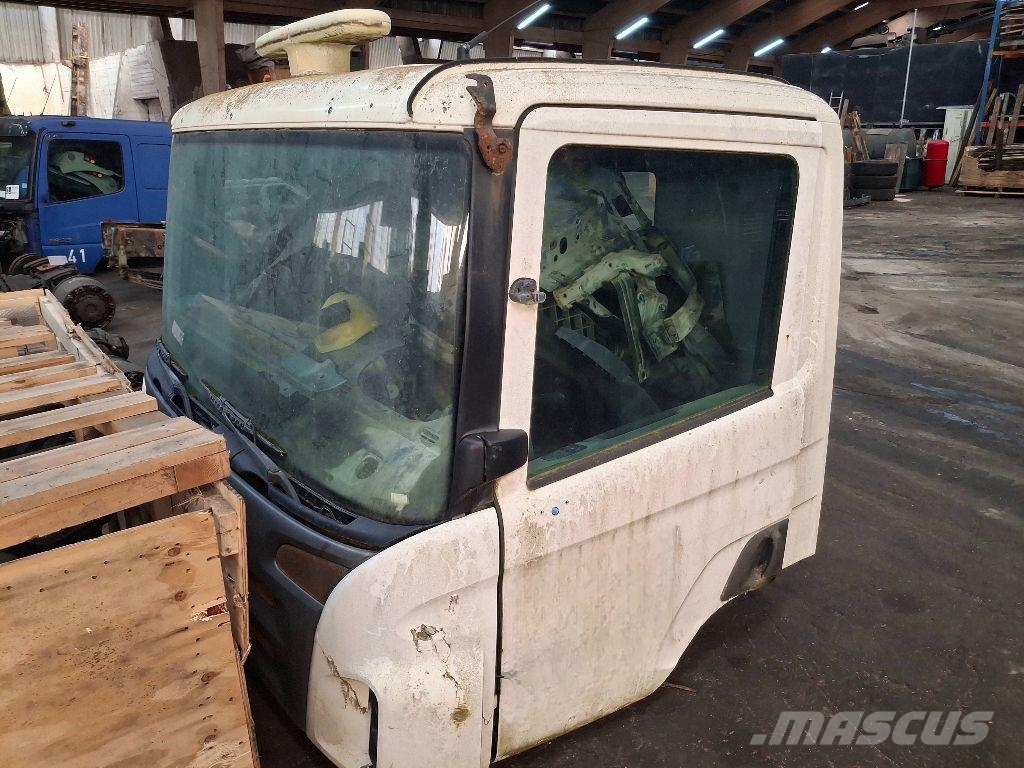 Scania P 380 CP14 Cabine e interni