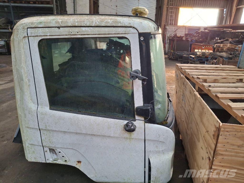 Scania P 380 CP14 Cabine e interni