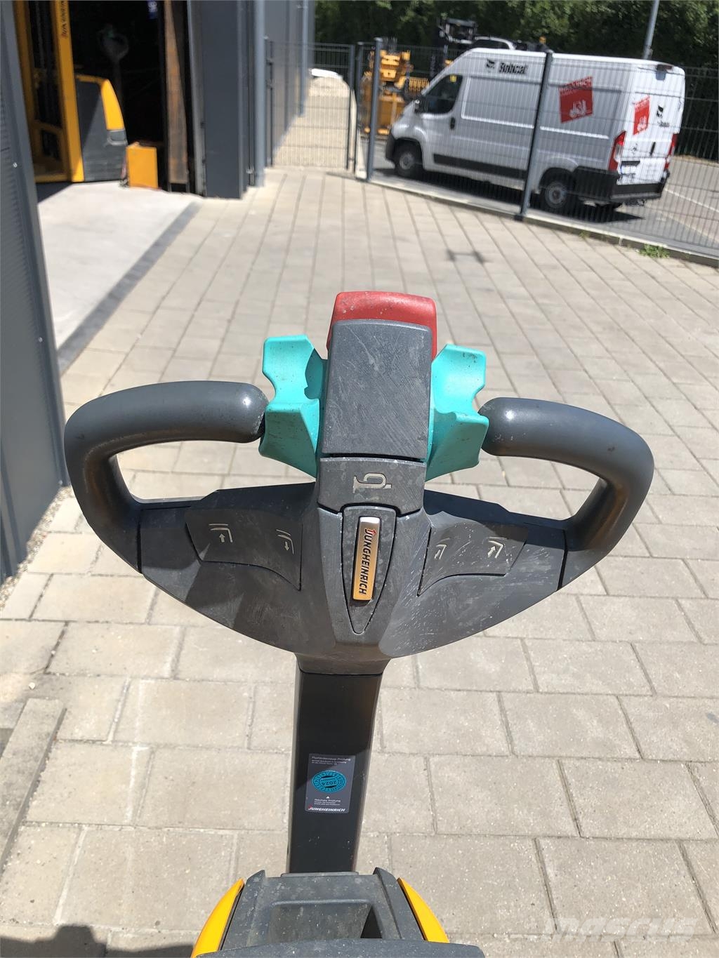 Jungheinrich EJE 220 R Pedestrian stacker